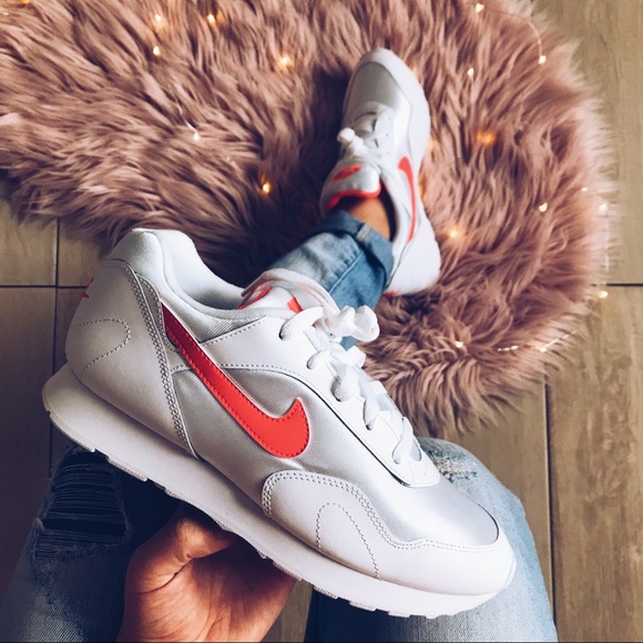 Nike Shoes - Nike women’s outburst sneakers